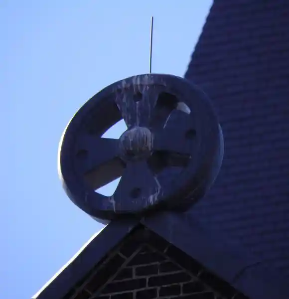 Solar cross with circle in the center